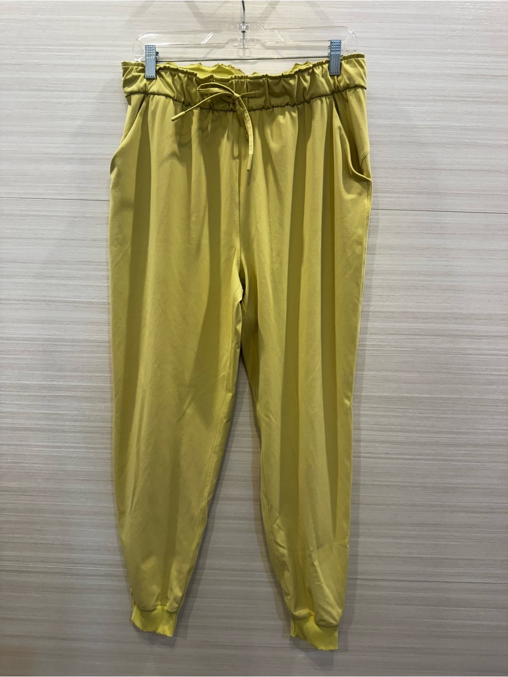 Lululemon Stretch High Rise Joggers Drawstring Pants Finch Yellow size 10
